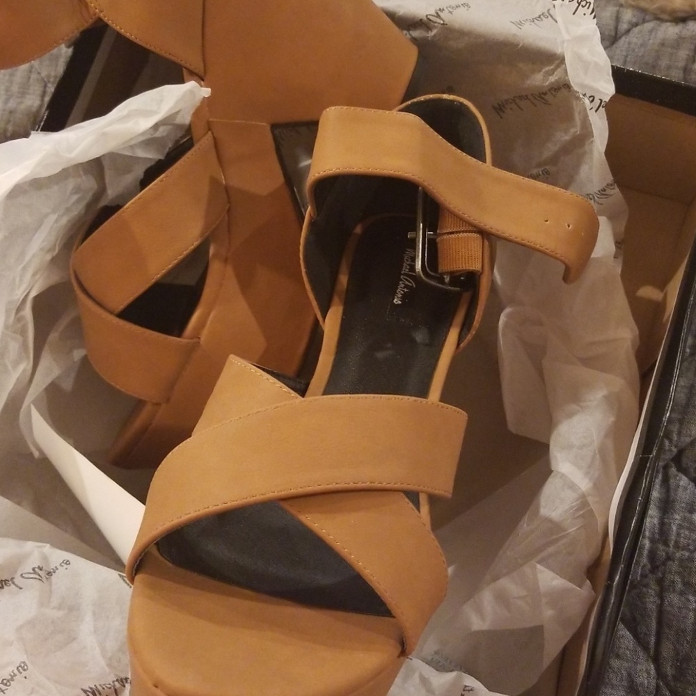 Sandals - Picture 2 of 2